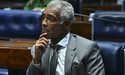 Romário abre porta para apoio a Lula e se desfilia do PL