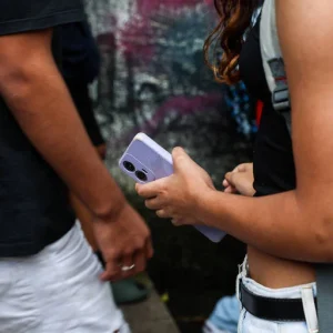 Entidades pedem maior controle sobre 'big techs' para proteger crianças e adolescentes