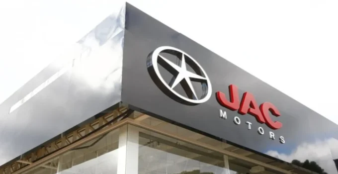 JAC Motors encolhe operação no Brasil e fecha a maioria de suas lojas
