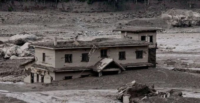 Buscas por mais de 1.300 desaparecidos após enchentes no Himalaia entram no nono dia