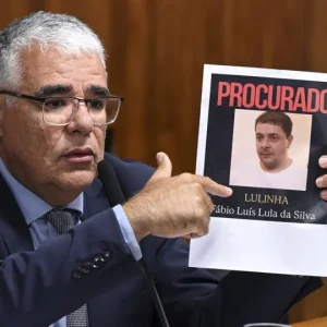 PF investiga Lulinha por suposta sociedade com dono de sítio e tráfico de influência