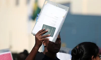 Desemprego em julho atinge menor nível para o mês desde 2012, mas renda estagna