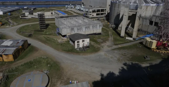 TCU critica "festival de horrores" e cobra definição sobre Angra 3