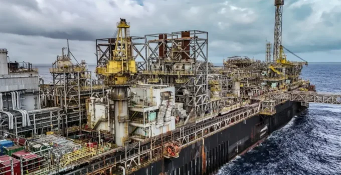 Justiça suspende imposto de exportação de petróleo, mas governo prorroga a cobrança horas depois Justiça suspende imposto de exportação de petróleo, mas governo prorroga a cobrança horas depois