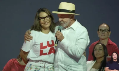 Lula confunde Marisa Letícia com Janja em discurso e corrige gafe