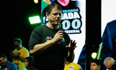 Tarcísio alinha-se a Flávio Bolsonaro e compara Brasil a Israel em tempos de 'opressão'