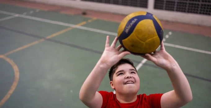 Esclerose Múltipla: Doença Neurológica Afeta Crianças e Adolescentes com Novos Horizontes de Tratamento Esclerose Múltipla: Doença Neurológica Afeta Crianças e Adolescentes com Novos Horizontes de Tratamento