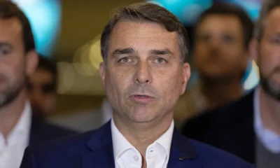 Flávio Bolsonaro se reúne com ministro de El Salvador para discutir combate ao crime organizado