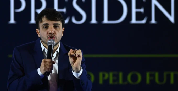 Renan Santos nega irregularidades em registro de candidatura e promete resistência
