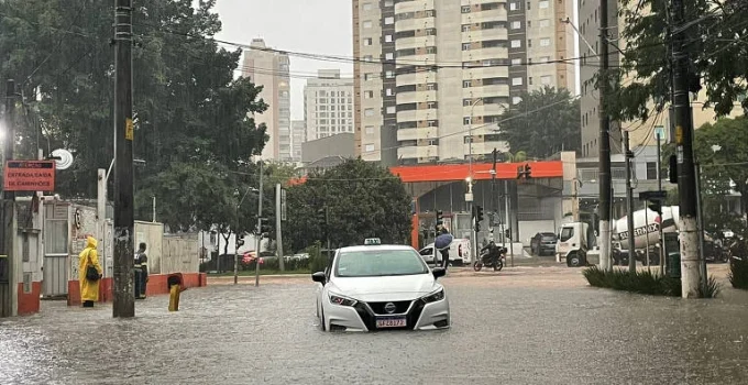 Governo de SP lança plano emergencial para combater impactos do El Niño na saúde