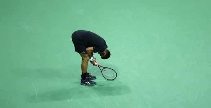 Djokovic choca ao ser eliminado precocemente no US Open e levanta dúvidas sobre futuro
