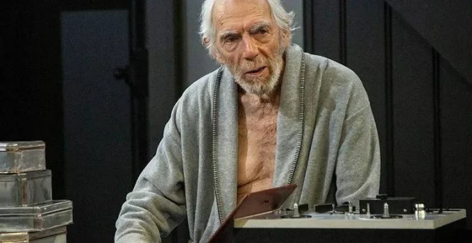 Ator com Alzheimer protagoniza monólogo desafiador em Londres