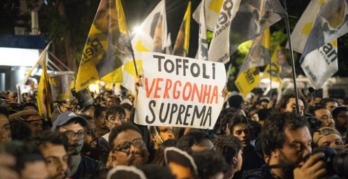 Renan Santos organiza ato na Paulista pedindo impeachment de Toffoli e Moraes
