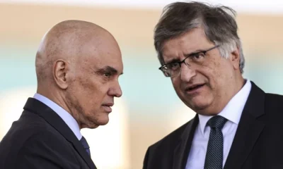 Mensagens de ex-banqueiro levantam suspeitas contra Moraes e Gonet em relatório da PF