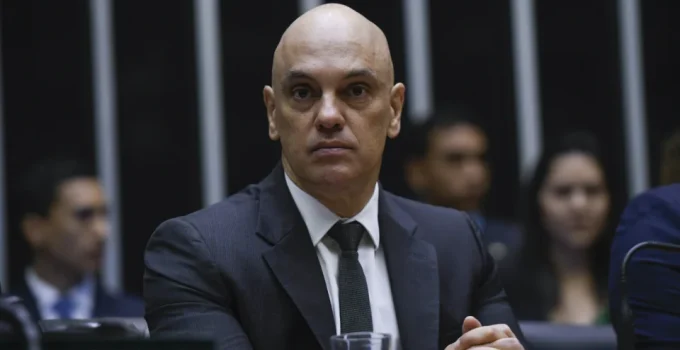 Moraes nega ter recebido mensagens de Vorcaro e STF aponta 'outros contatos'