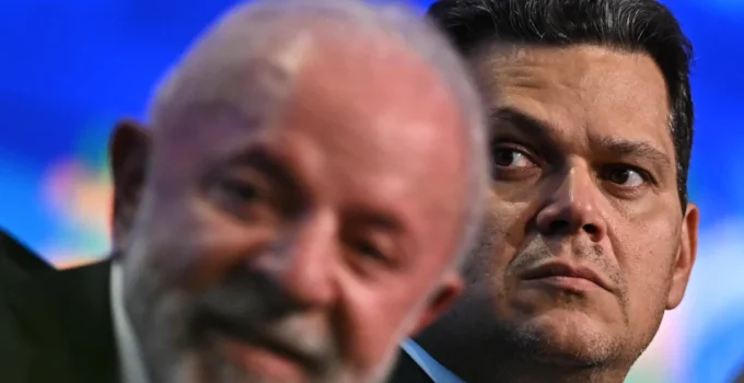 Alcolumbre adia votação da PEC 6x1 e frustra planos de Lula