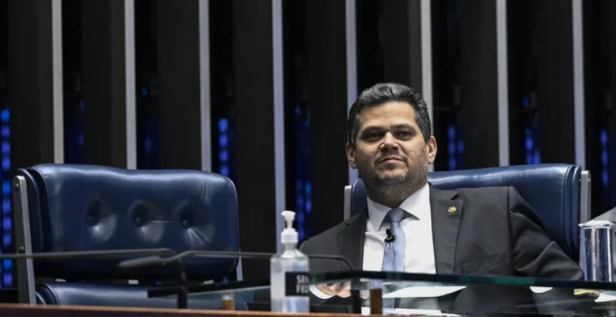 PF aponta plano de Mendonça para blindar aliados e manobrar no STF, diz jornal
