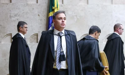 Mendonça apresenta notas fiscais para rebater suspeita de presente de luxo