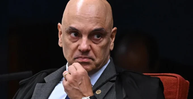 Oposição Reage A Pedido de Moraes Para Investigar Mendonça: “Está Fora de Si”