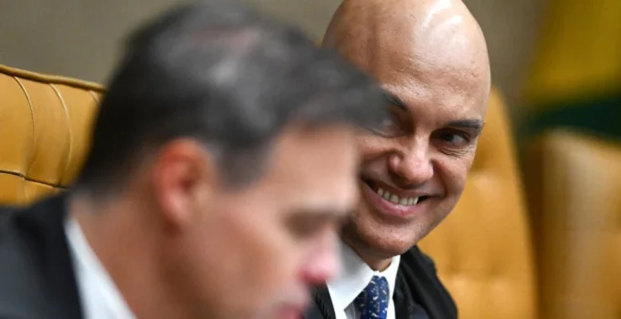 Mendonça expõe investigações contra Moraes e desafia isolamento no STF