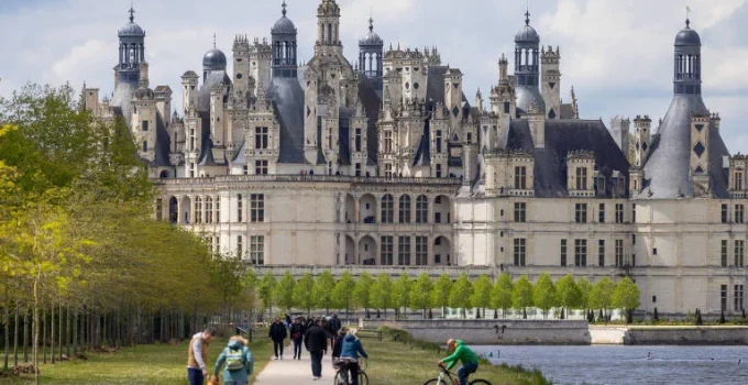 Chinon: Um Tesouro Histórico e Enogastronômico no Coração do Vale do Loire