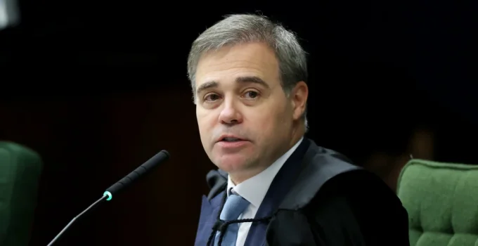 Ministro André Mendonça agradece apoio em meio a embate no STF