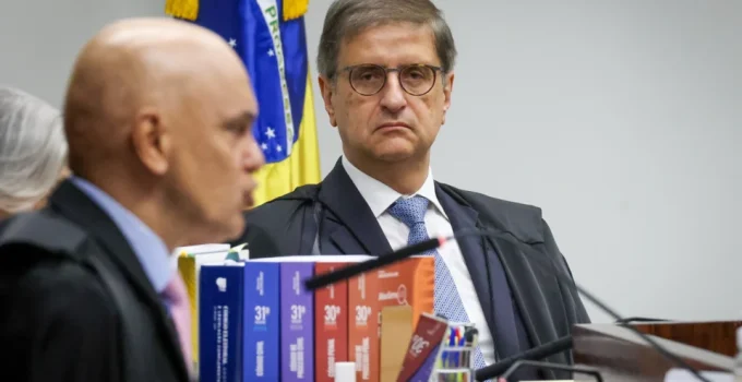 Associação de Delegados da PF pede impedimento de Gonet no caso Master