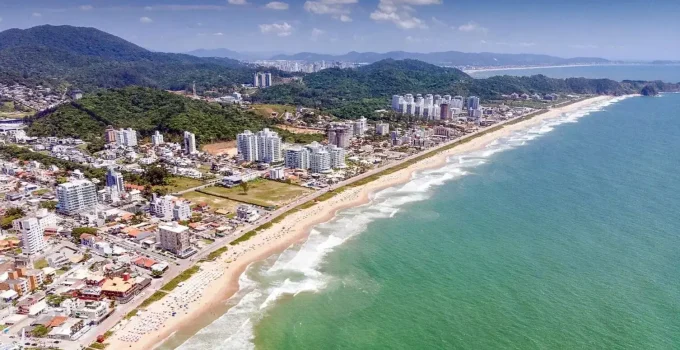 Praia Brava: Onde o metro quadrado imobiliário ultrapassa R$ 30 mil