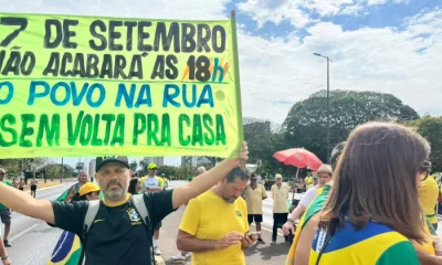 Manifestantes em Brasília pedem impeachment de Moraes e criticam Alcolumbre