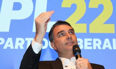 Flávio Bolsonaro cobra voto de Cármen Lúcia em investigação contra Alexandre de Moraes