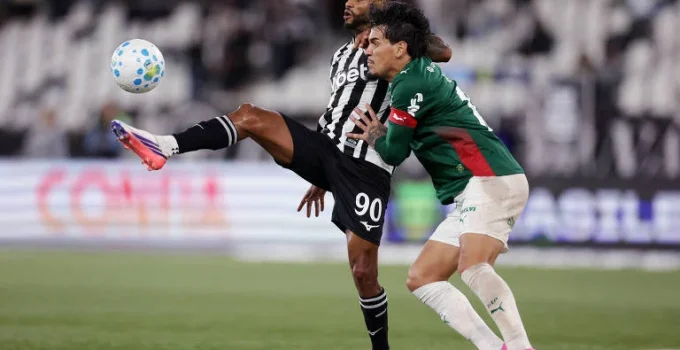 Flamengo assume a liderança do Brasileirão após tropeço do Palmeiras
