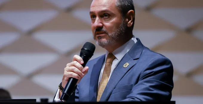 Delegados Federais Contestam Afastamento da Cúpula da PF por Ministro do STF Delegados Federais Contestam Afastamento da Cúpula da PF por Ministro do STF
