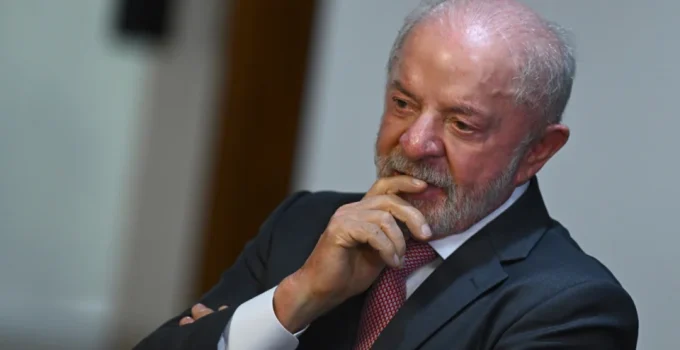 ABI declara apoio à reeleição de Lula e critica candidatos que ameaçam a democracia ABI declara apoio à reeleição de Lula e critica candidatos que ameaçam a democracia