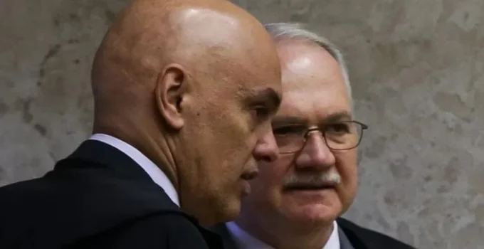Crise no STF: Ações de Dino e Fachin Desviam Foco de Escândalo Envolvendo Moraes Crise no STF: Ações de Dino e Fachin Desviam Foco de Escândalo Envolvendo Moraes