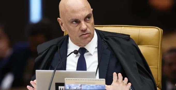 STF adia decisão sobre investigação de Alexandre de Moraes após pedido de vista