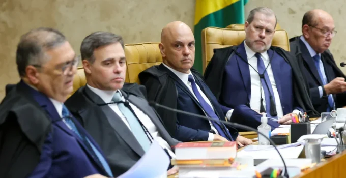 Julgamento no STF se arrasta e desvia foco de investigação sobre Alexandre de Moraes