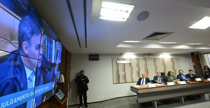 Senadores defendem reforma do Judiciário após pedido de vista em julgamento do STF
