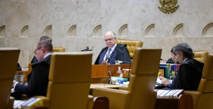 Impasse no STF: Voto de qualidade em jogo define futuro de inquérito contra Moraes