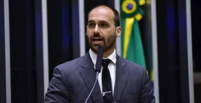 Eduardo Bolsonaro se reúne com governo Trump e pede sanções contra ministros do STF