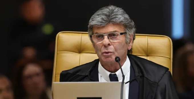 Filho de Fux orientou banqueiro a enviar e-mail à secretária do pai no STF, diz reportagem