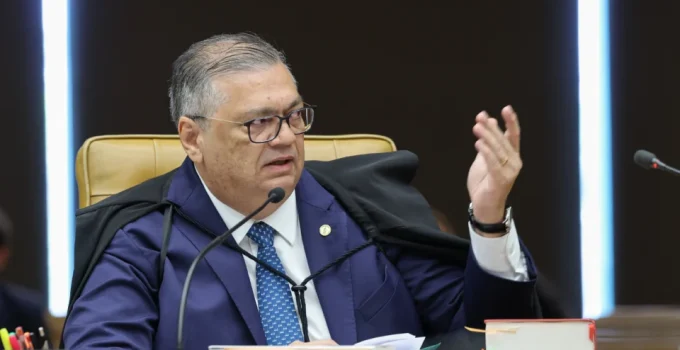Pedido de vista de Flávio Dino no STF gera debate sobre regras e possíveis manobras