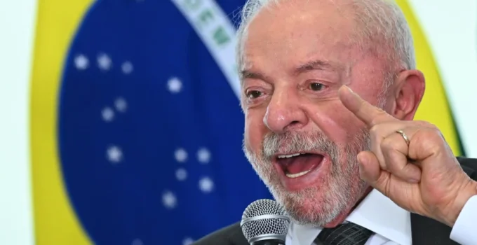 Lula acusa Mendonça de “fazer política” e defende vazamento de celular de Vorcaro