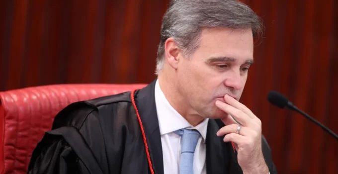 Mendonça relata ação contra reajuste do Bolsa Família às vésperas das eleições