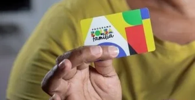 Bolsa Família: Governo Lula anuncia reajuste de 15,04% uma semana antes do segundo turno