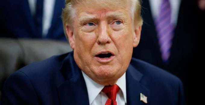 Trump propõe fracionar vacinas infantis e liga a redução de autismo; cientistas refutam tese Trump propõe fracionar vacinas infantis e liga a redução de autismo; cientistas refutam tese