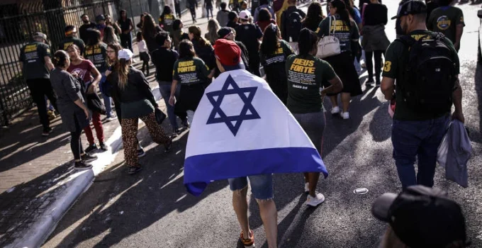 Pastor palestino critica uso da Bíblia para justificar opressão de Israel