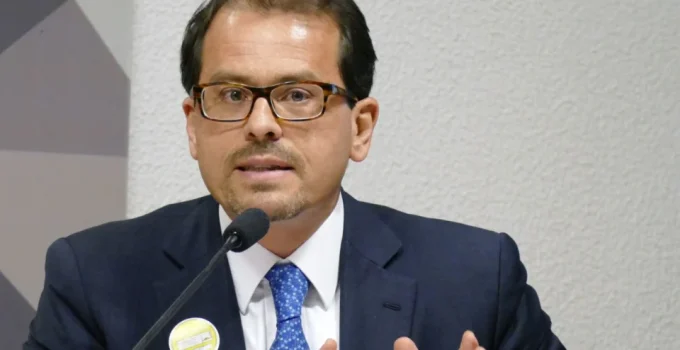 Ministro do TSE que suspendeu Deltan foi o mesmo que liberou Garotinho