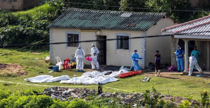 Ataque a festa em Durban deixa 11 mortos; polícia suspeita de envolvimento de gangues