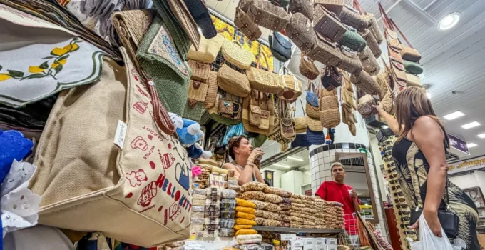 Justiça autoriza supermercados a funcionar em feriados sem convenção coletiva