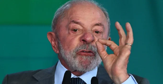 Lula busca 'bala de prata' contra ascensão de Flávio Bolsonaro em meio a pesquisas acirradas